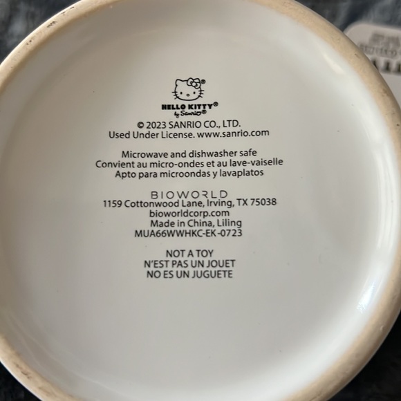 NWT - Hello Kitty Happy Holiday Mugs - Picture 3 of 7